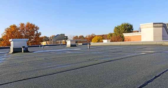 travaux d'étanchéité epdm sur un toit terrasse à la crau