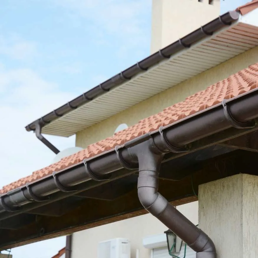 Installation de gouttières à La Crau